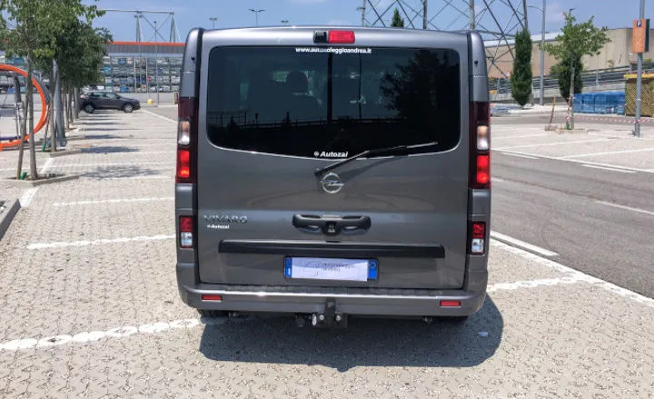 Noleggio Furgone con gancio di traino Verona e provincia