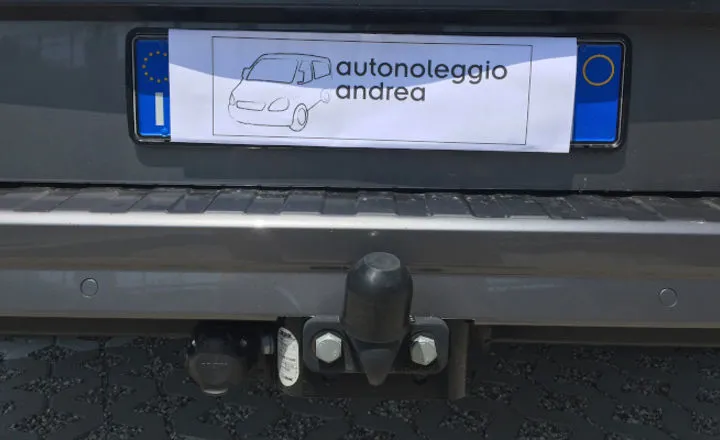 Noleggio Furgone con gancio di traino Verona